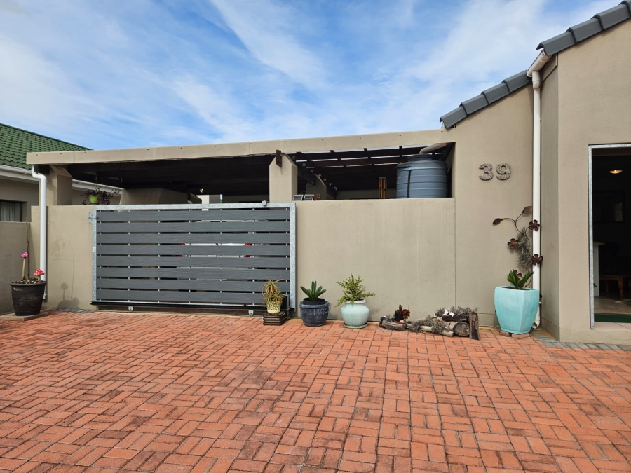 3 Bedroom Property for Sale in Stilbaai Wes Western Cape